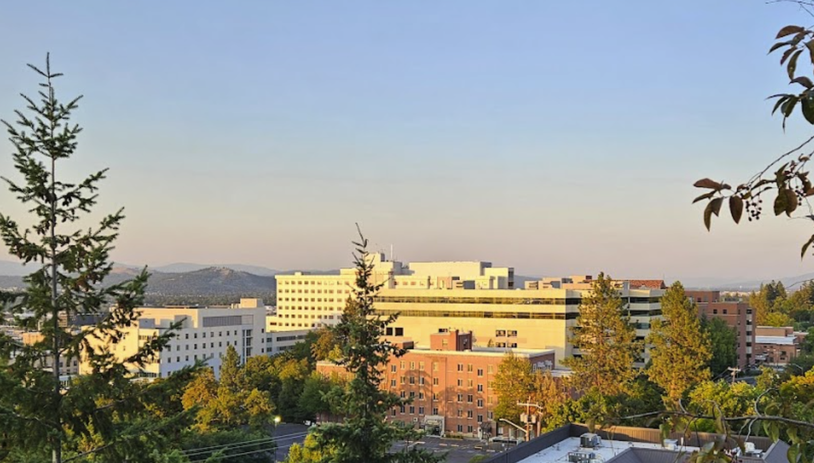 Sacred Heart Medical Center nearby apartments